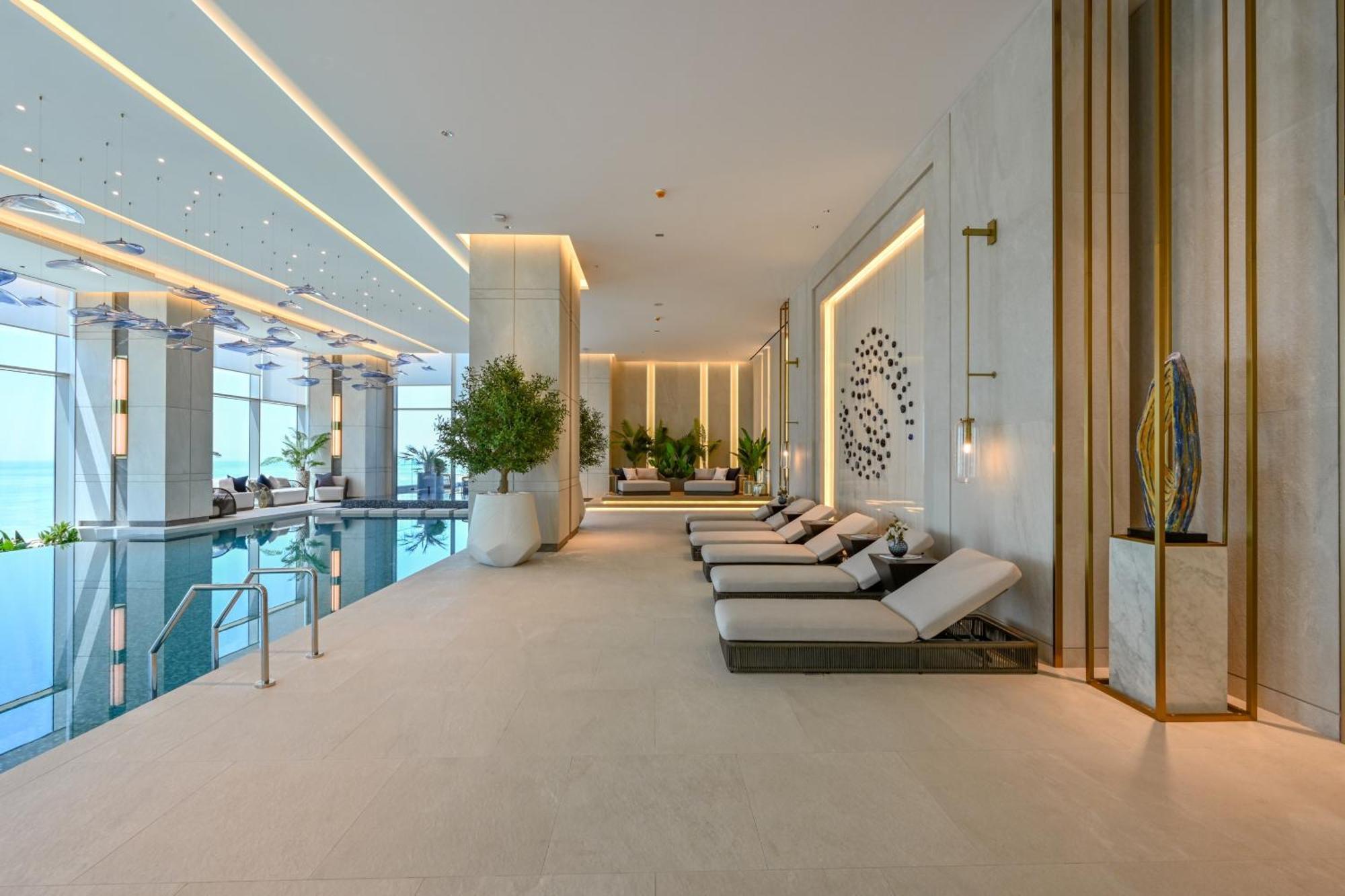 Hotel Onyx Rotana Manáma Exteriér fotografie The pool at the 1018