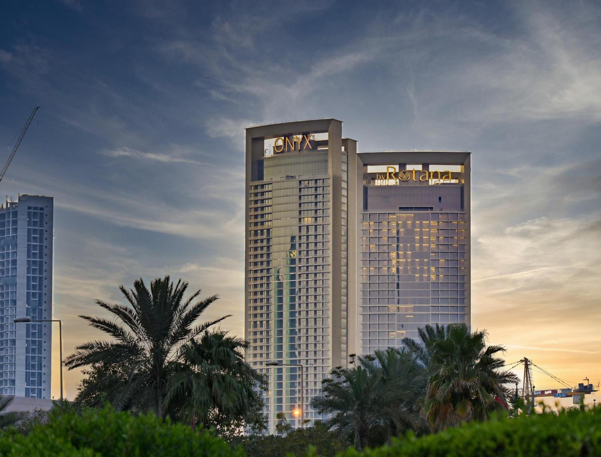 Hotel Onyx Rotana Manáma Exteriér fotografie The hotel in 2016